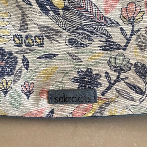 Sakroots Bird Meadow Straw Tote Shoulder Bag - Picture 7 of 9